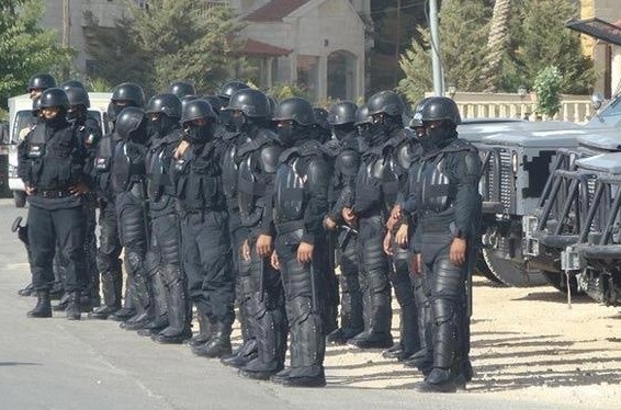 Bahraini forces attack anti-regime protesters